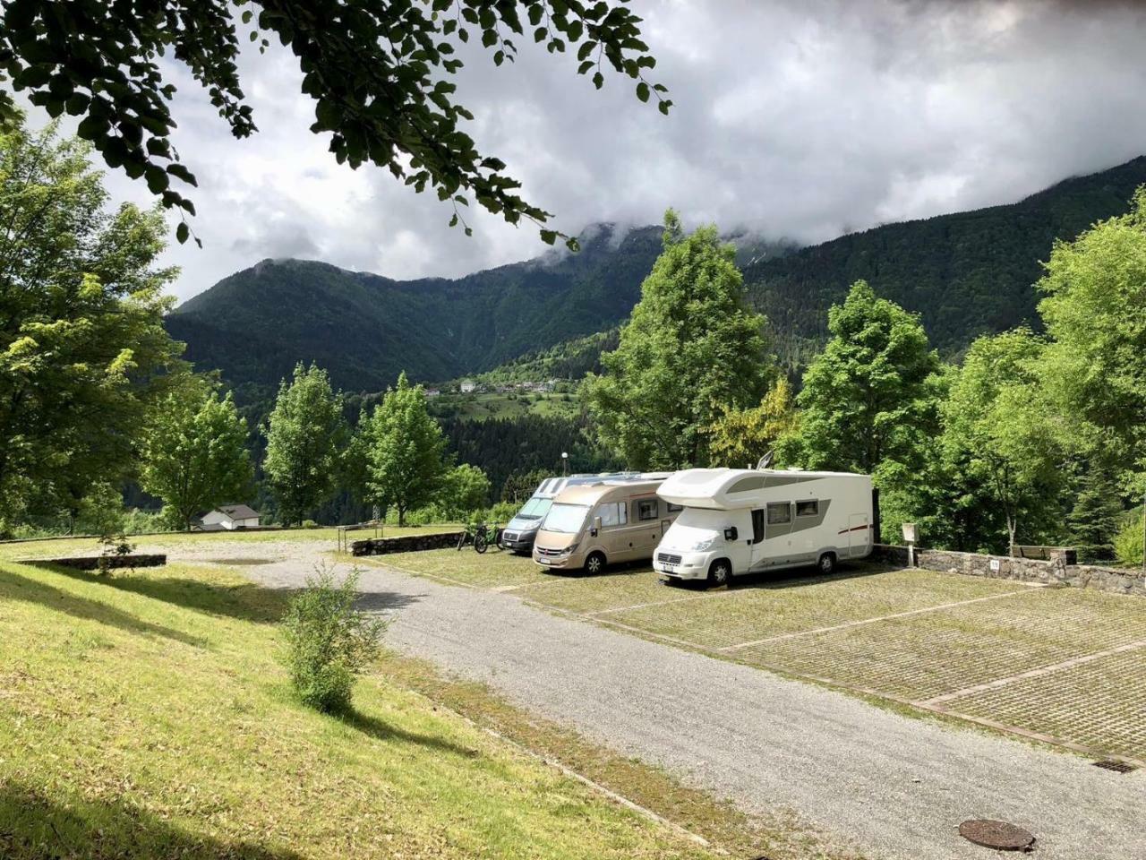 Camping & Caravan Zoncolan Оваро Екстер'єр фото